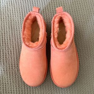 Ultra Mini Uggs - Pink - Size 6